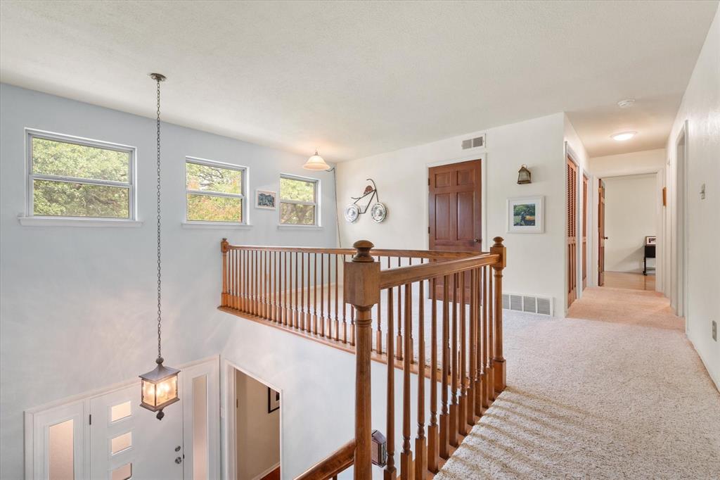 623 N Bowen Road Property Photo 14