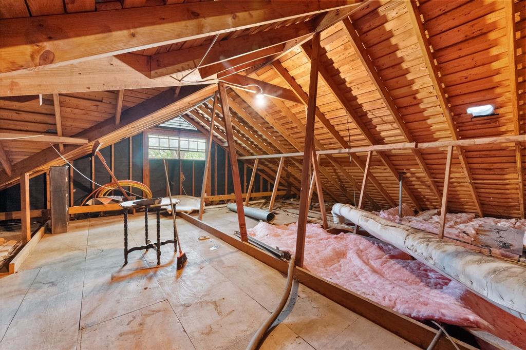 623 N Bowen Road Property Photo 15