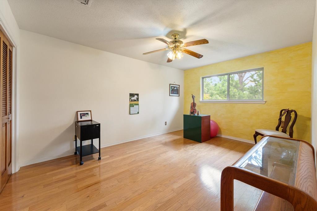 623 N Bowen Road Property Photo 18