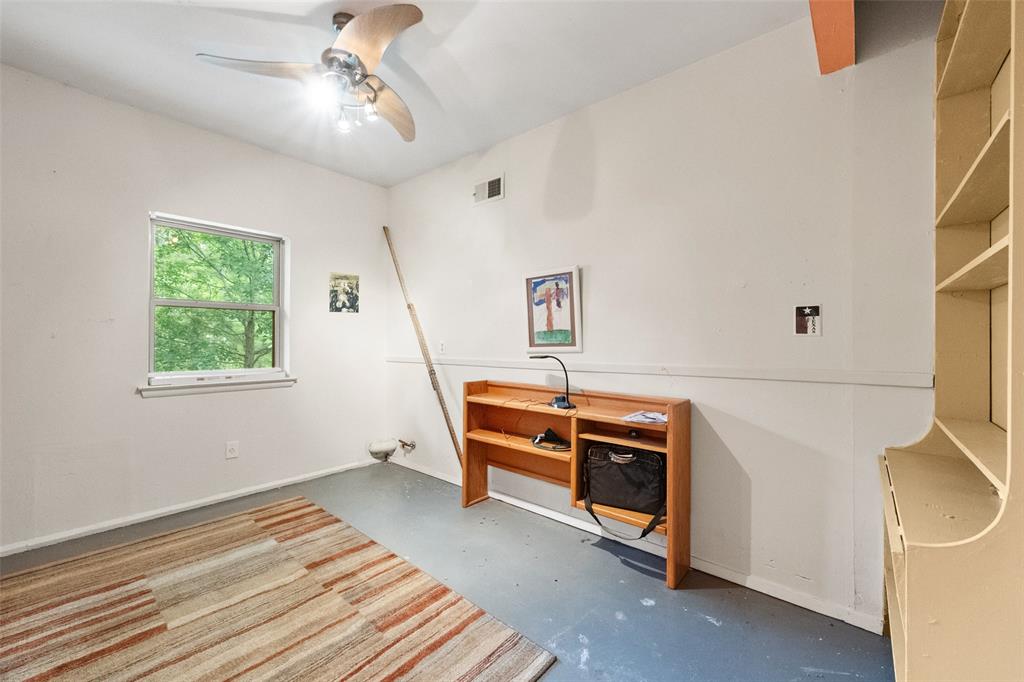 623 N Bowen Road Property Photo 21