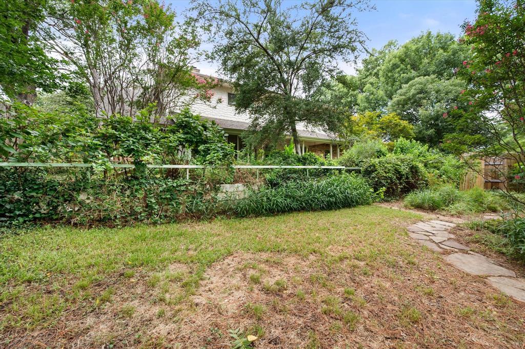 623 N Bowen Road Property Photo 26