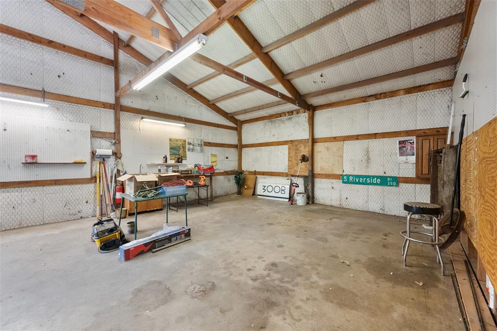 623 N Bowen Road Property Photo 34