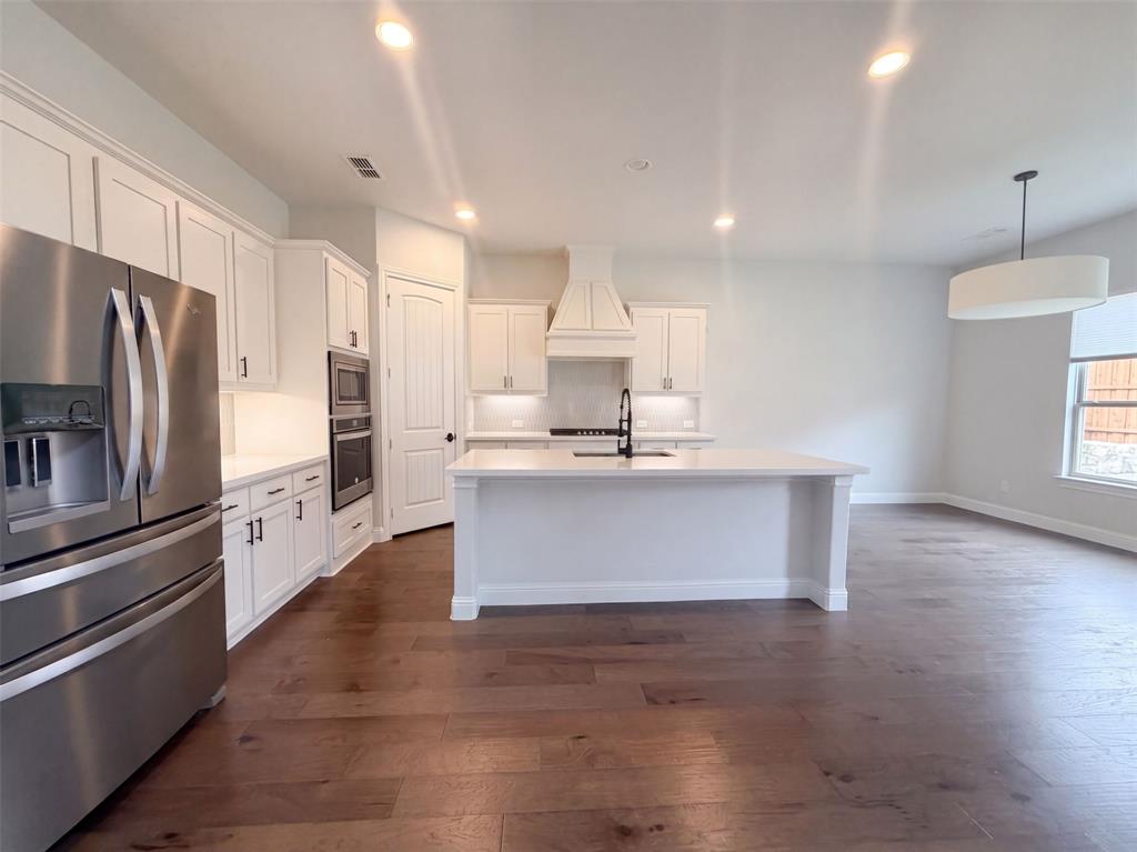 850 Elm Park Drive Property Photo 2