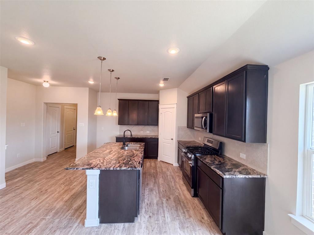8956 Devonshire Drive Property Photo 6