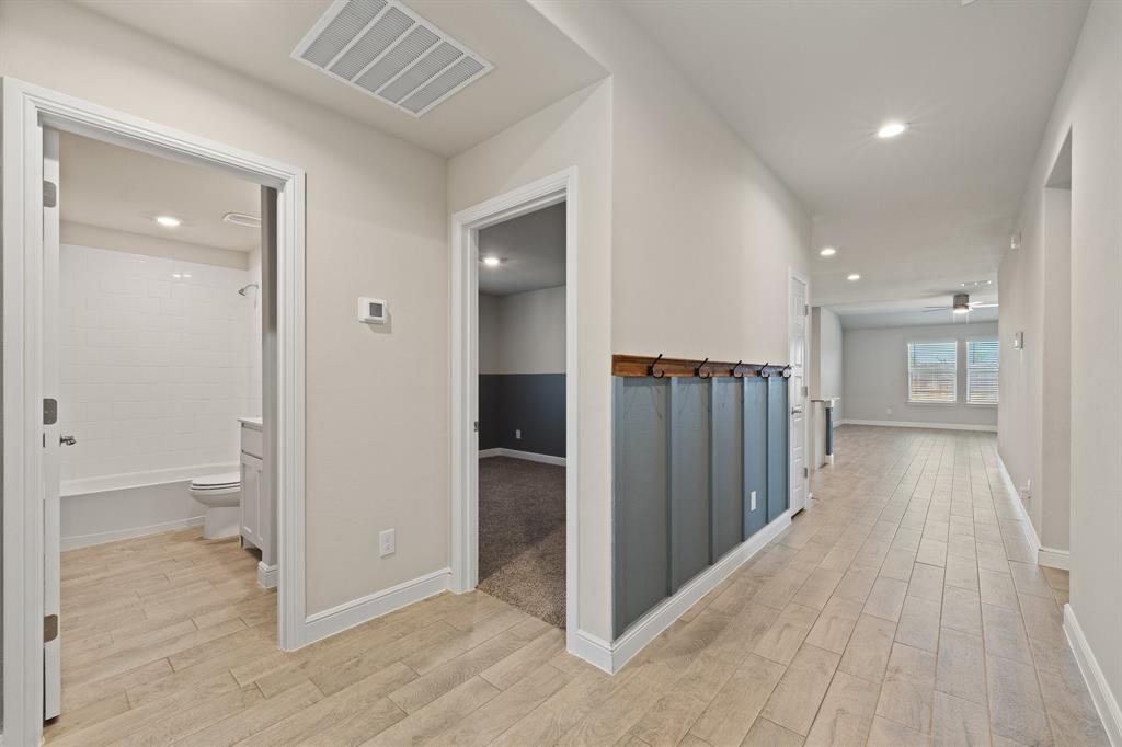 616 Breckenridge Park Drive Property Photo 3