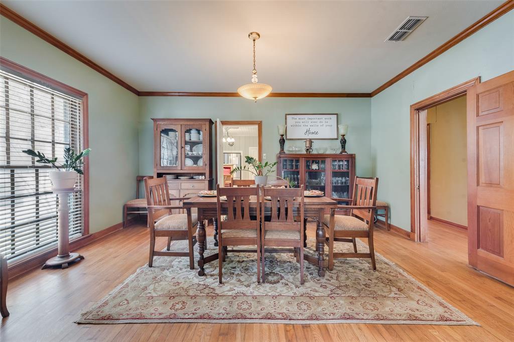 233 E High Street Property Photo 1
