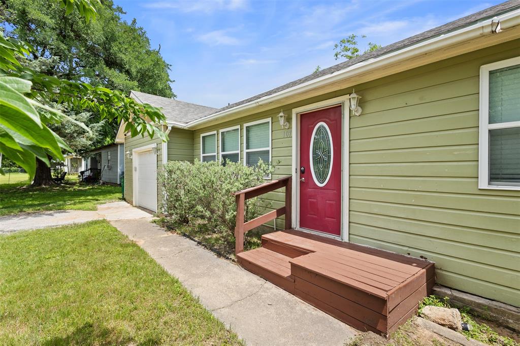 107 S Flower Lane Property Photo 1