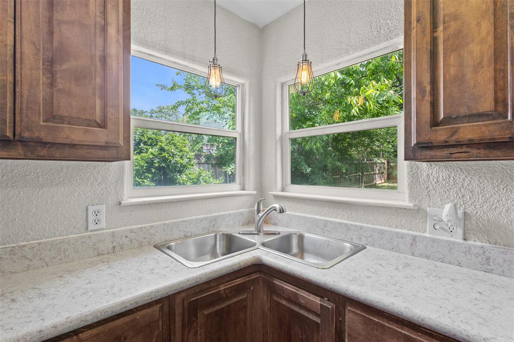 107 S Flower Lane Property Photo 2