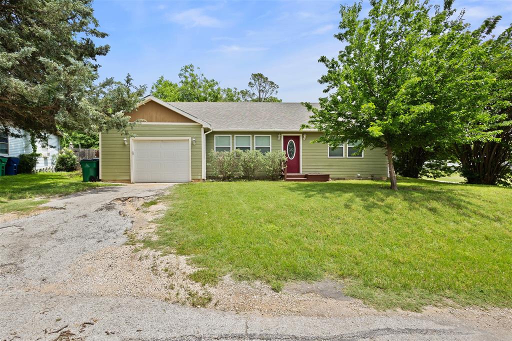 107 S Flower Lane Property Photo 6