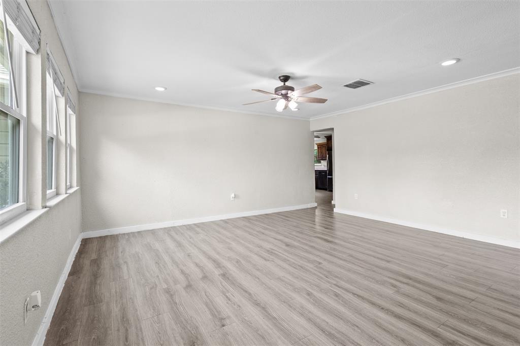107 S Flower Lane Property Photo 8