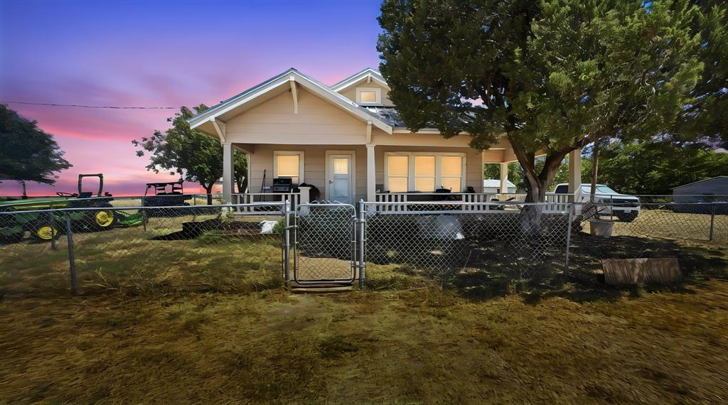 8001 Fm 932 Property Photo 1