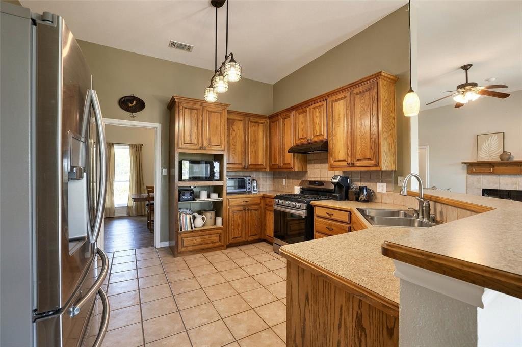445 County Road 4444 Property Photo 4