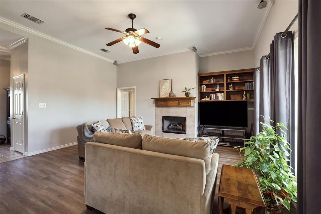 445 County Road 4444 Property Photo 12