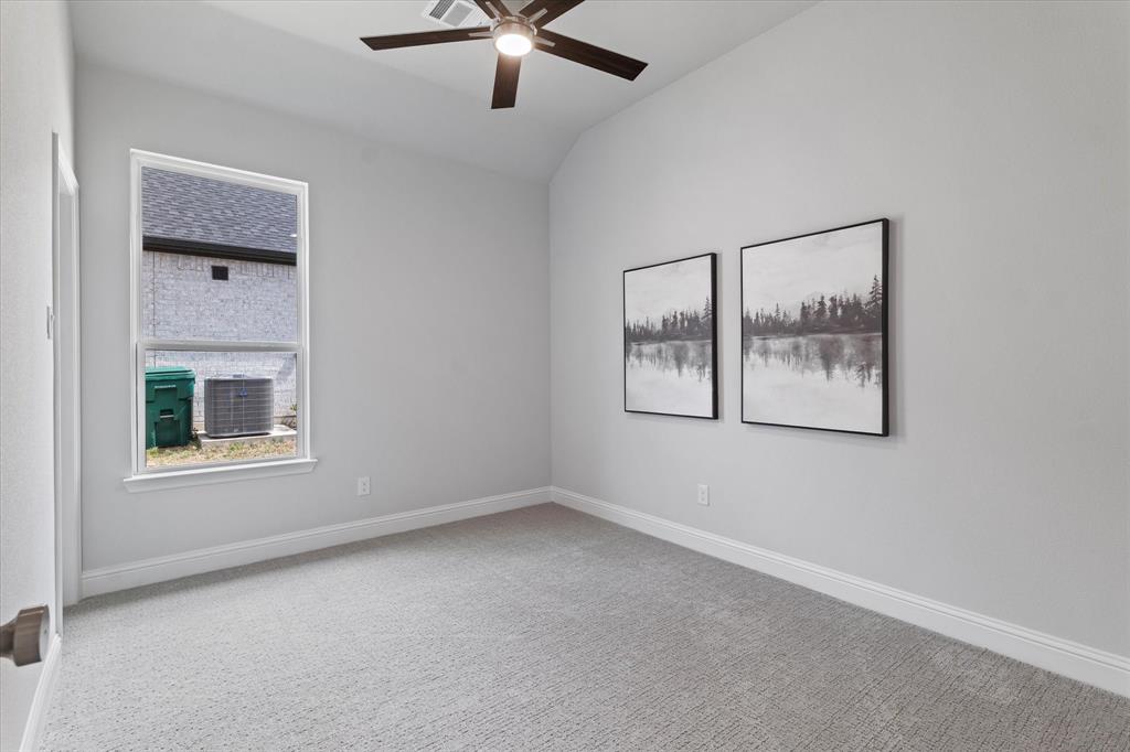 904 Beall Street Property Photo 23