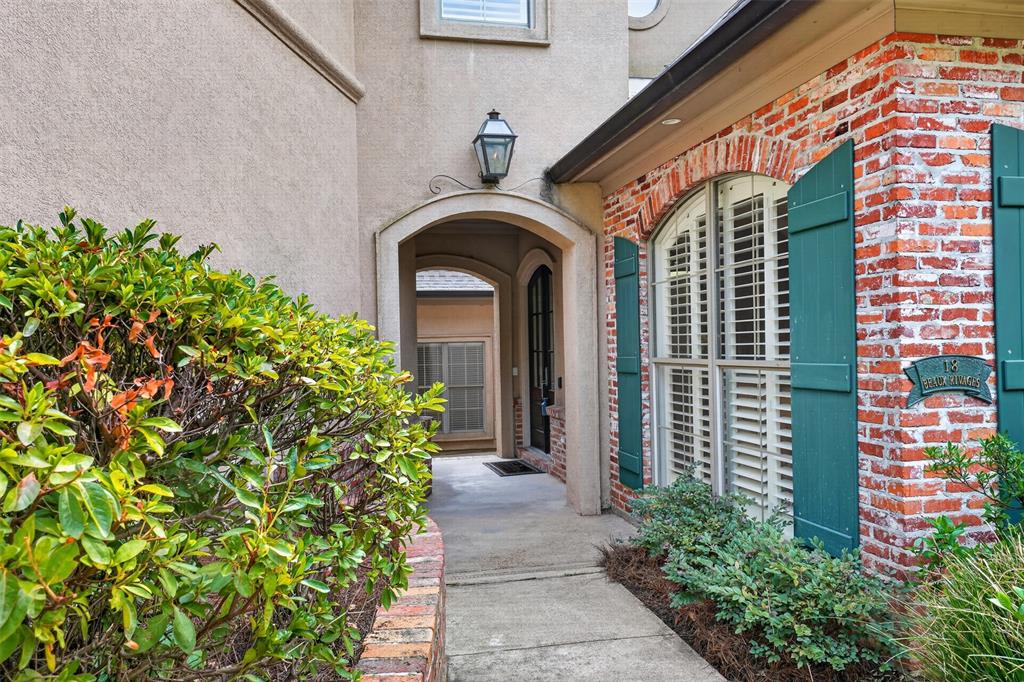 18 Beaux Rivages Drive Property Photo 2