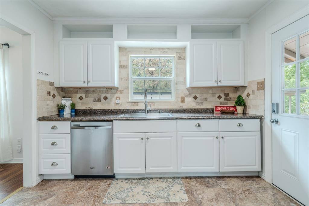 403 Norton Street Property Photo 8
