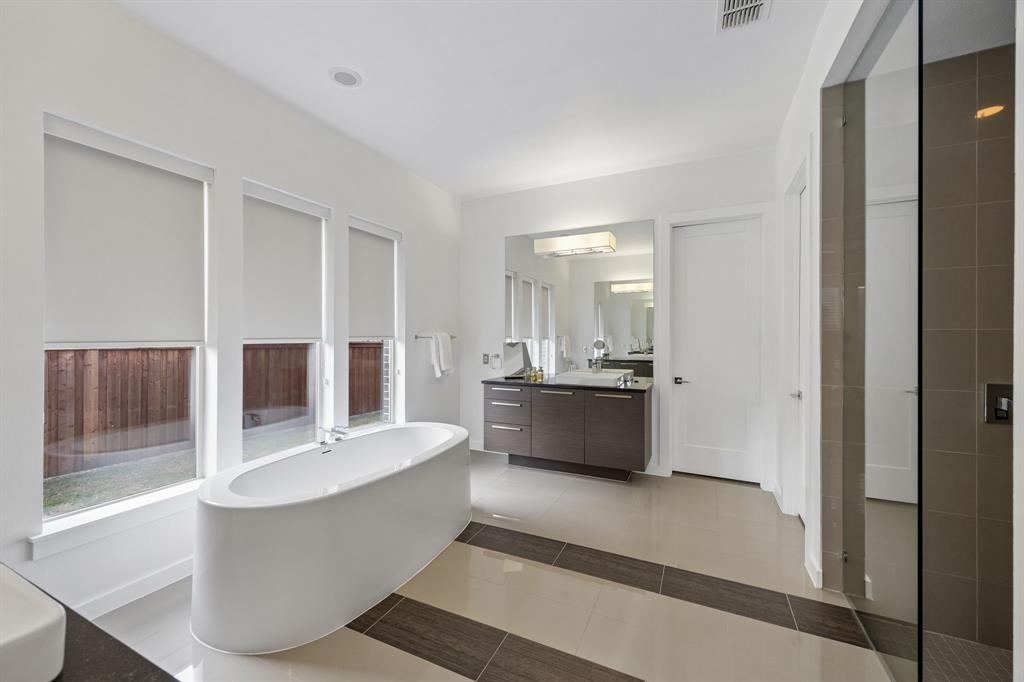 769 Laverton Drive Property Photo 16