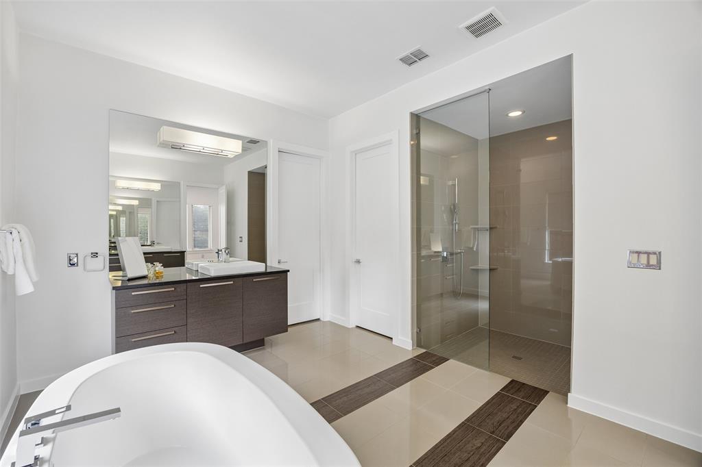 769 Laverton Drive Property Photo 17