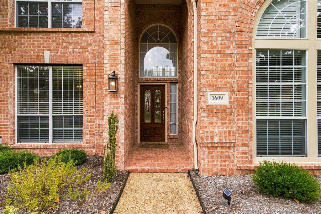 1609 Endicott Drive Property Photo 4