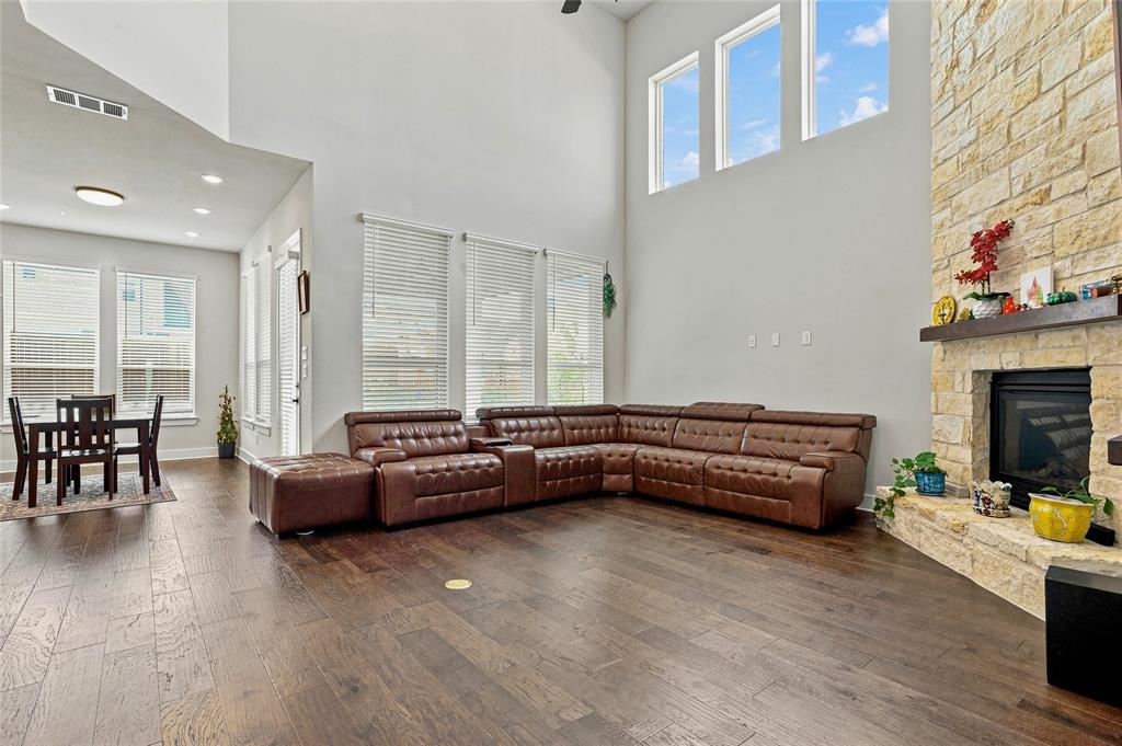 6817 Tadpole Trail Property Photo 11