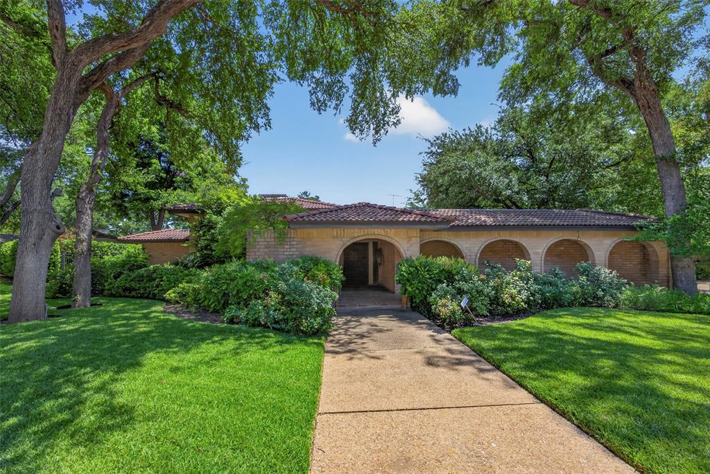 4204 Ledgeview Road Property Photo 1