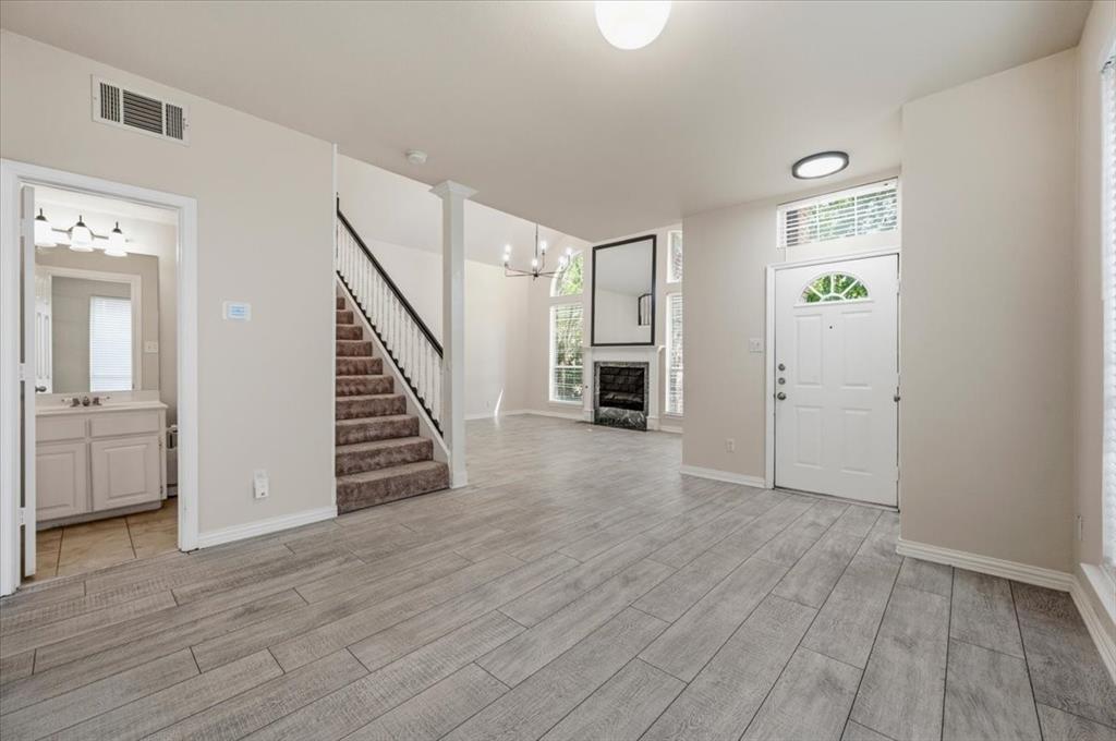 2203 Meadowstone Drive Property Photo 8