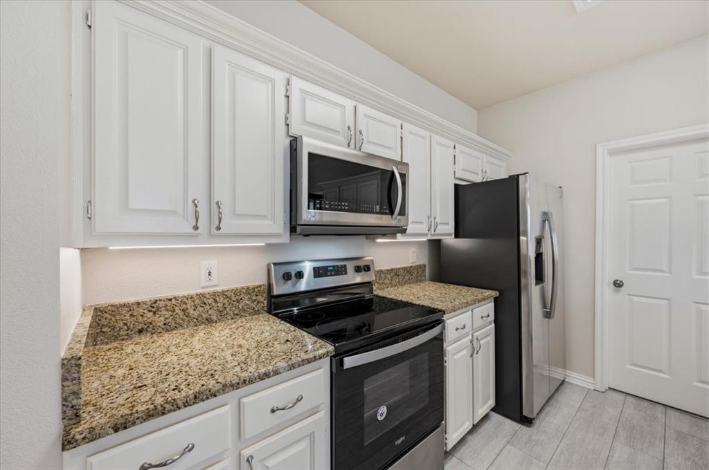 2203 Meadowstone Drive Property Photo 9