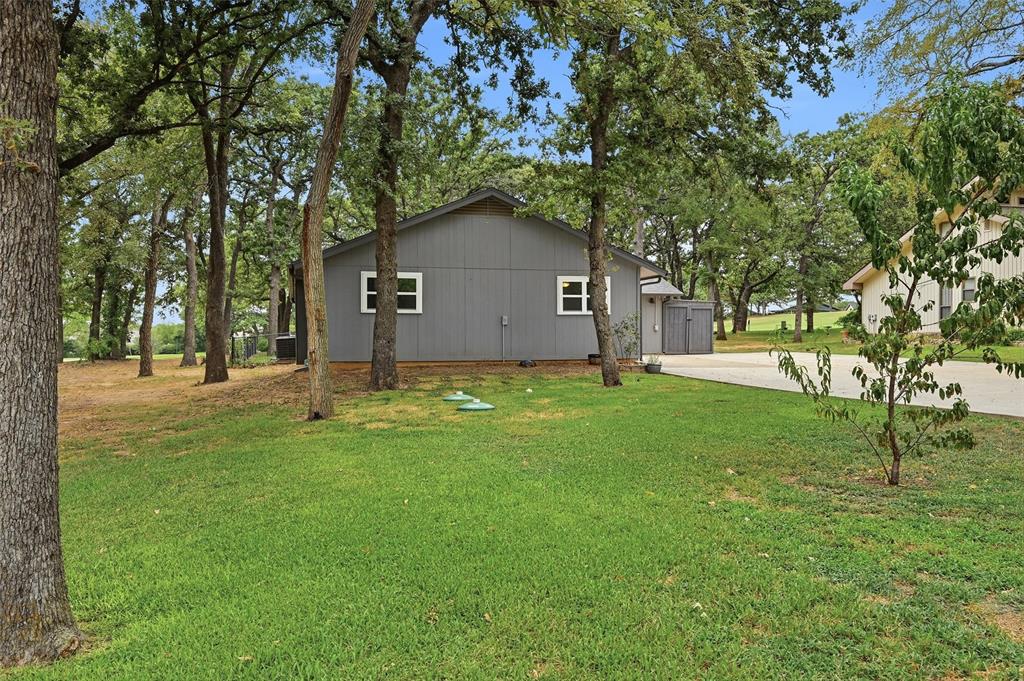 237 Cayuga Trail Property Photo 4