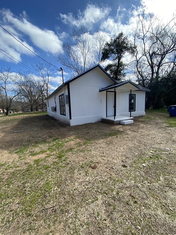 801 Walnut Street Property Photo 1