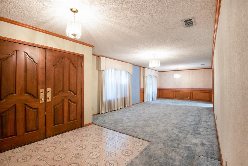 6883 County Road 4098 Property Photo 5