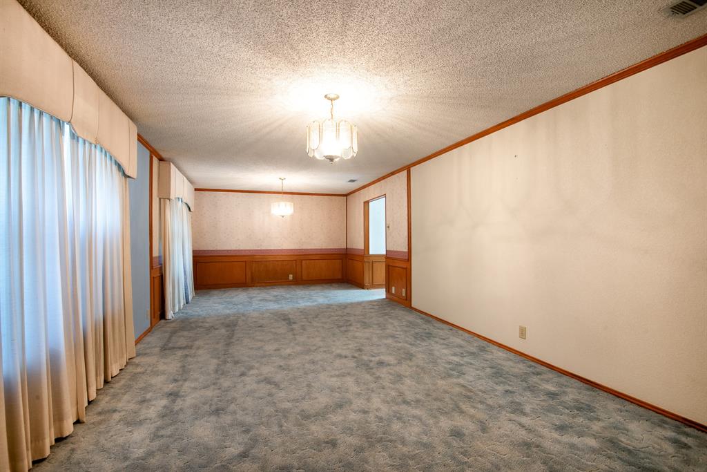6883 County Road 4098 Property Photo 6