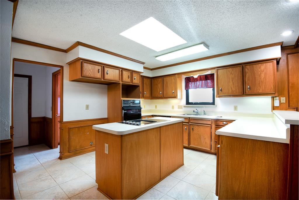 6883 County Road 4098 Property Photo 8