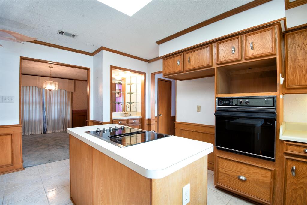 6883 County Road 4098 Property Photo 10