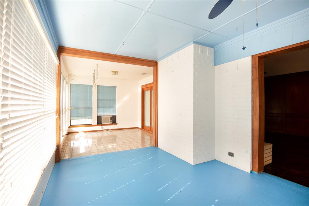 6883 County Road 4098 Property Photo 15