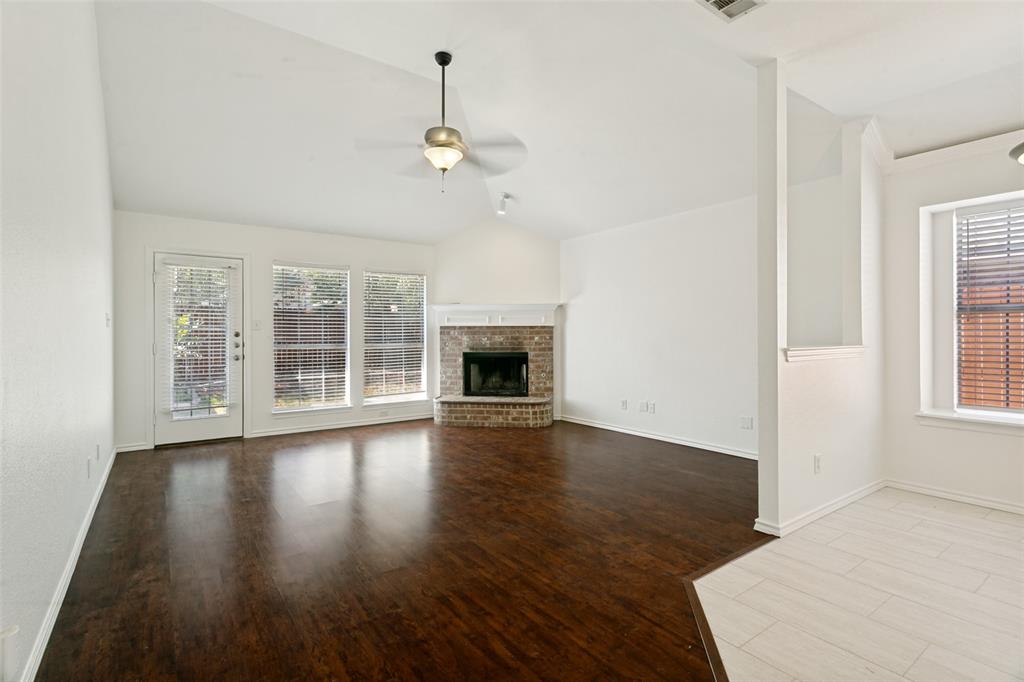 513 Creek Court Property Photo 3