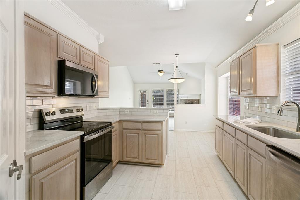 513 Creek Court Property Photo 6