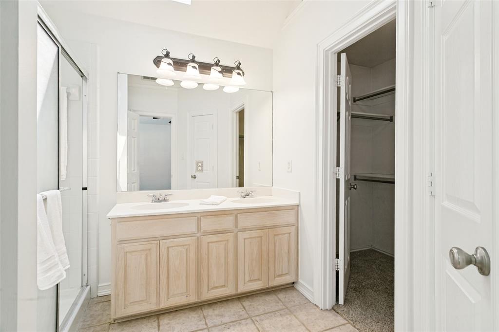513 Creek Court Property Photo 8
