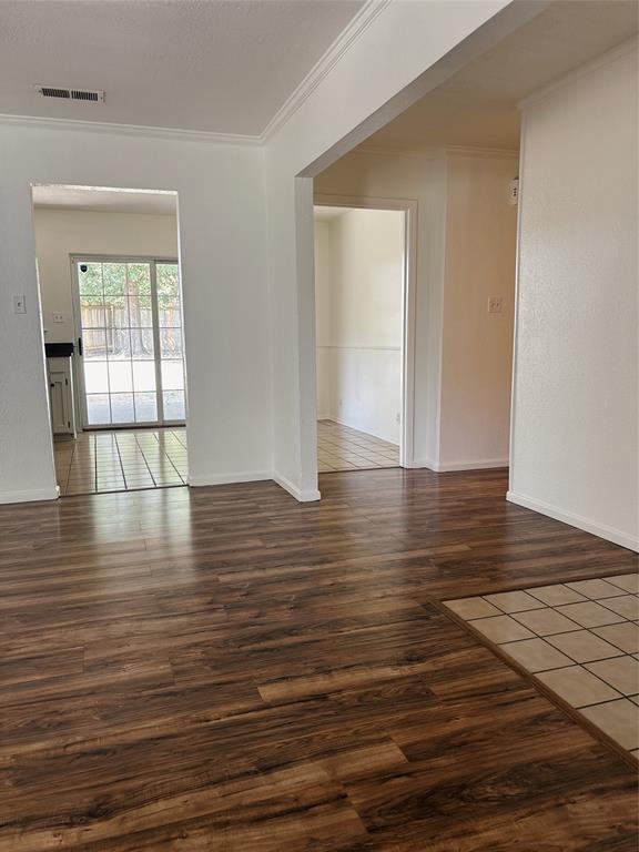 526 Park Lane Property Photo 5