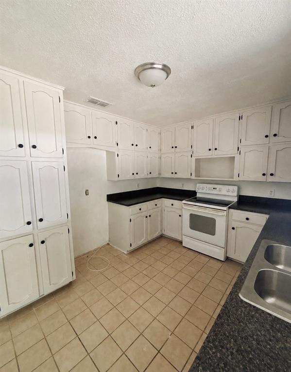 526 Park Lane Property Photo 8
