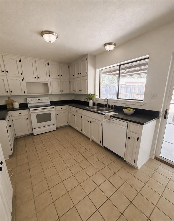 526 Park Lane Property Photo 9
