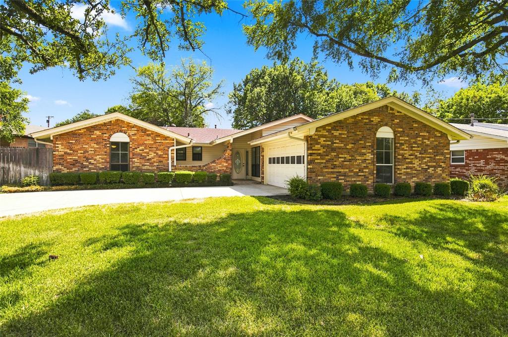 820 E Windsor Drive Property Photo 1