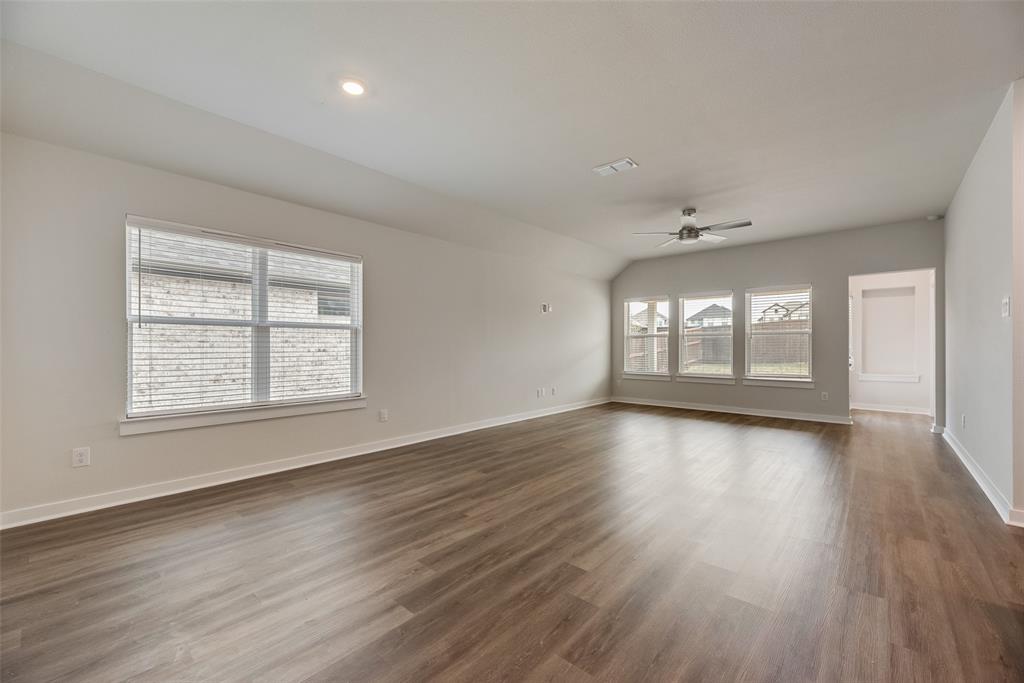 2850 Robertson Way Property Photo 5