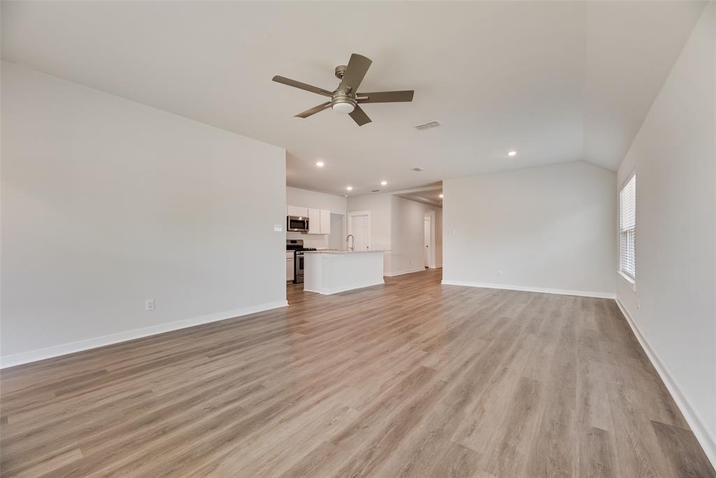 2850 Robertson Way Property Photo 6