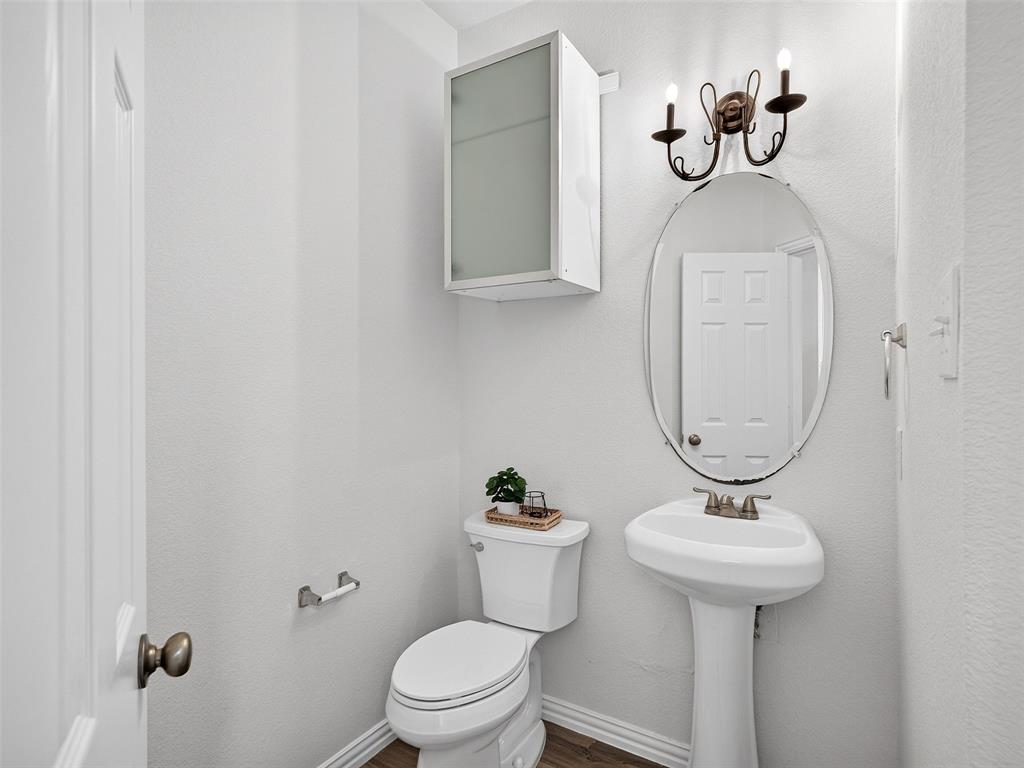 5612 Leven Lane Property Photo 8