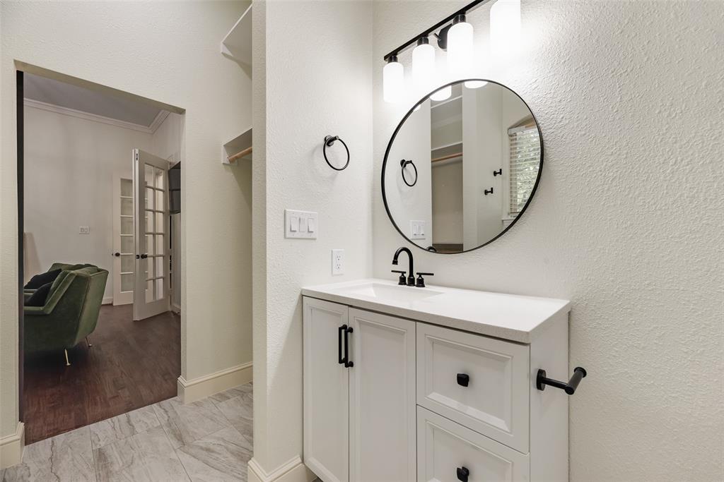 10769 Kingsford Lane Property Photo 6