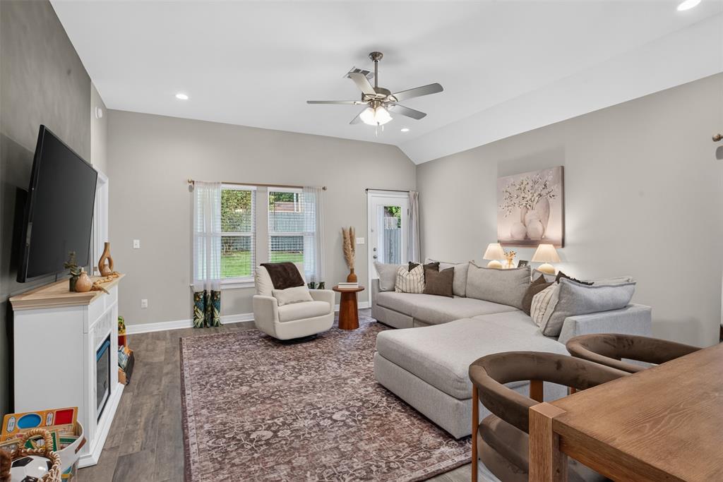 379 Mousse Ruelle Drive Property Photo 10