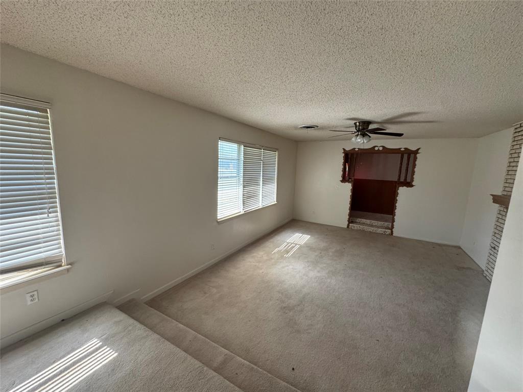 598 Washington Boulevard Property Photo 4