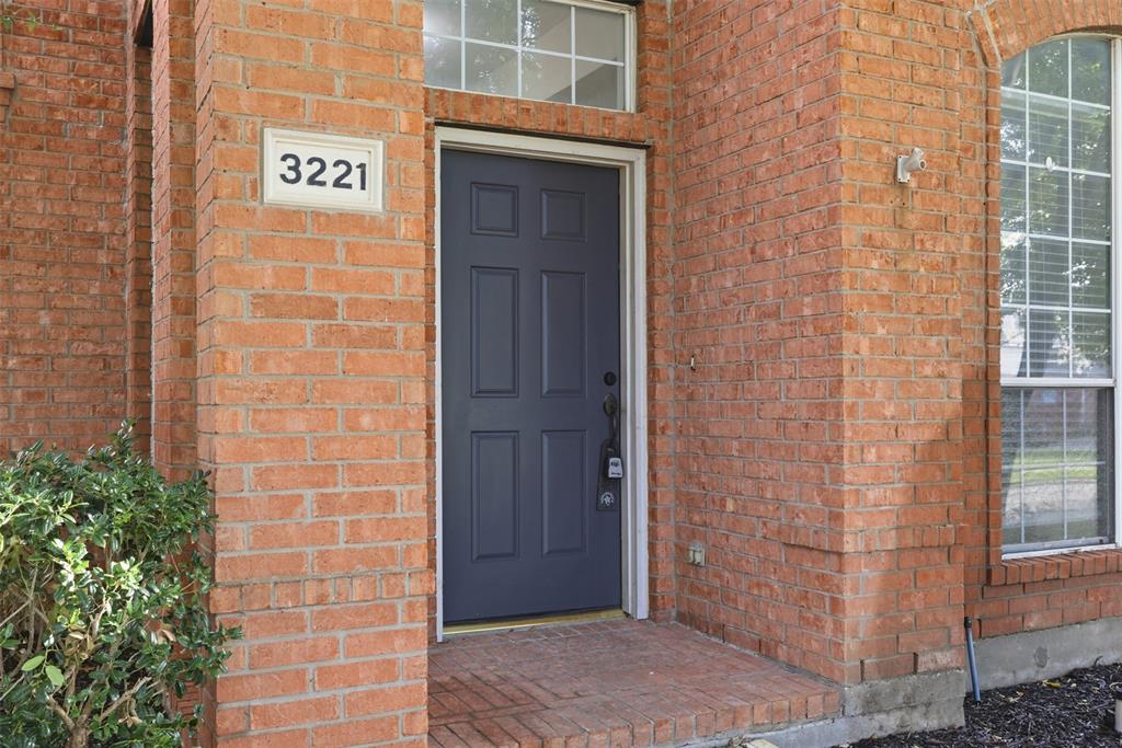3221 Corning Drive Property Photo 4