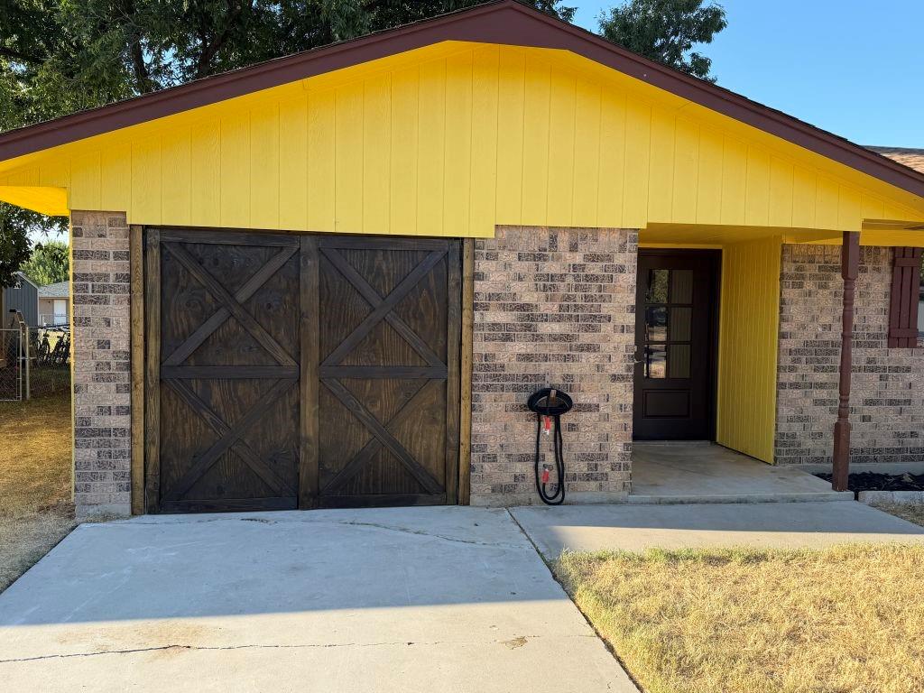 4403 Westridge Drive Property Photo 2
