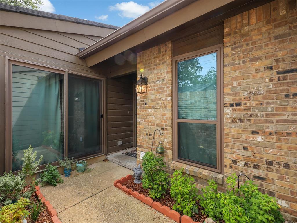 2204 W Park Boulevard 2803 Property Photo 1